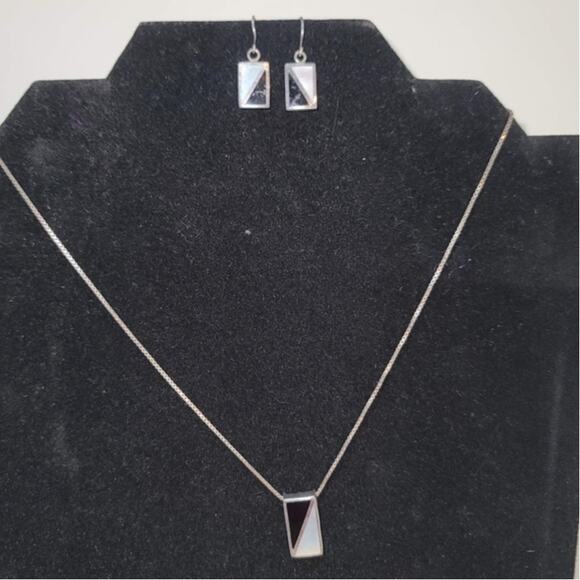 Black Onyx Mother of pearl Sterling Silver .925 necklace pendant and earring set